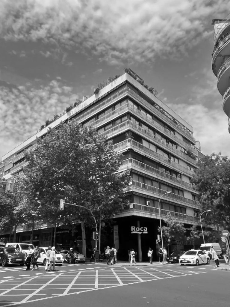 855174486_242270663_1706x1280