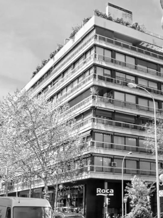 el-edificio-del-canal-de-isabel-ii-en-la-calle-jose-abascal-en-el-corazon-de-chamberi